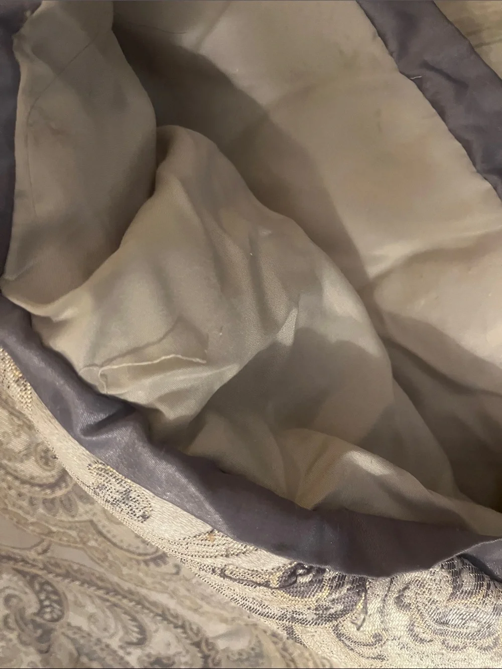 King size . Luxury Paisley Jacquard Duvet in Taupe and Ivory
